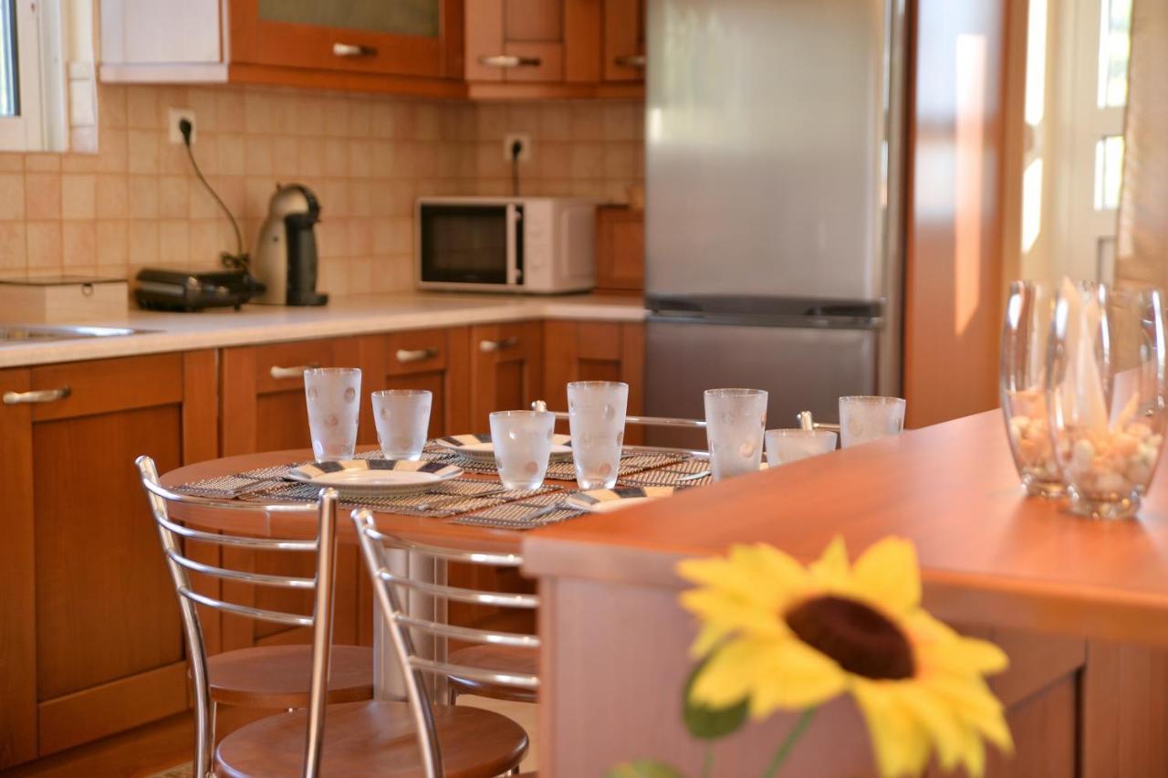 Domelia'S Luxury Apartments Near Airport & Beach Artemida  Zewnętrze zdjęcie